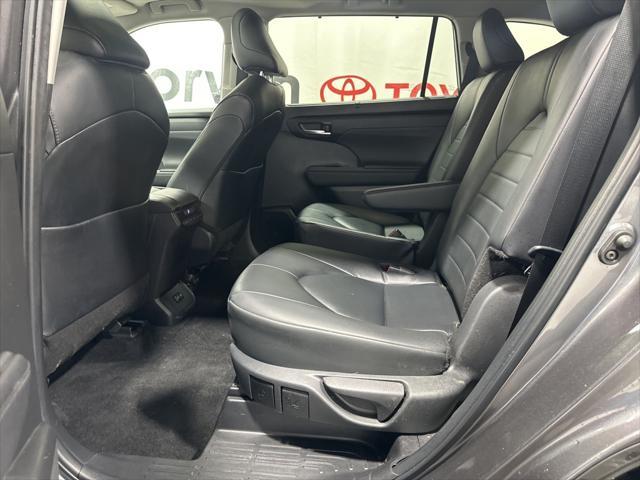 used 2024 Toyota Highlander car, priced at $40,000