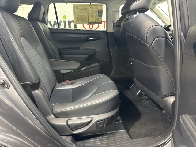 used 2024 Toyota Highlander car, priced at $40,000