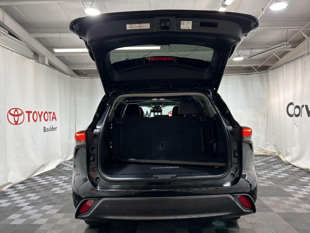 used 2023 Toyota Highlander car, priced at $42,500