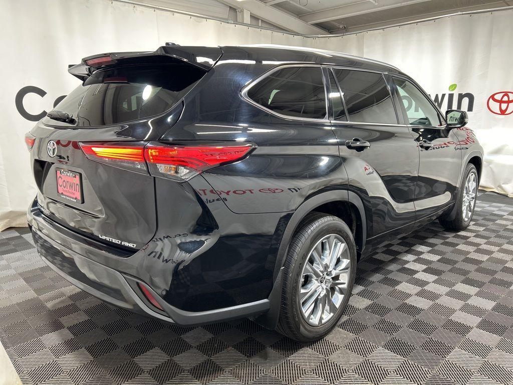 used 2023 Toyota Highlander car, priced at $42,500