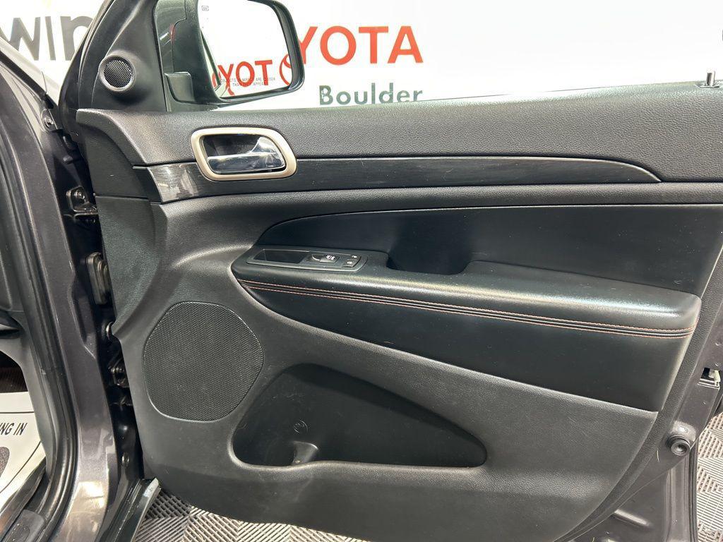 used 2016 Jeep Grand Cherokee car, priced at $12,000