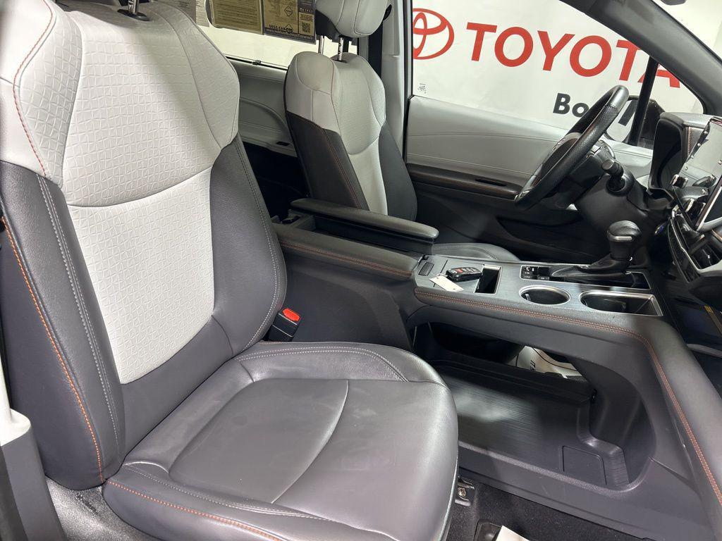 used 2022 Toyota Sienna car, priced at $43,900