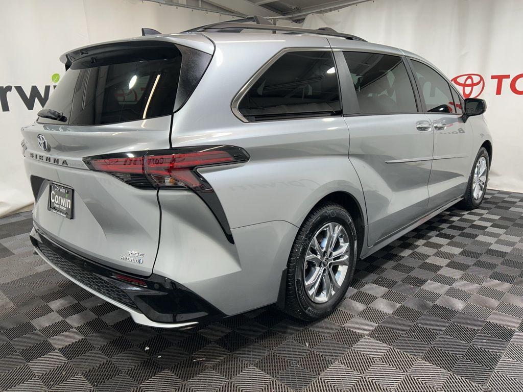 used 2022 Toyota Sienna car, priced at $43,900