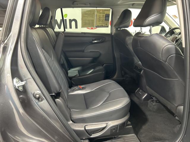 used 2024 Toyota Highlander car, priced at $41,650