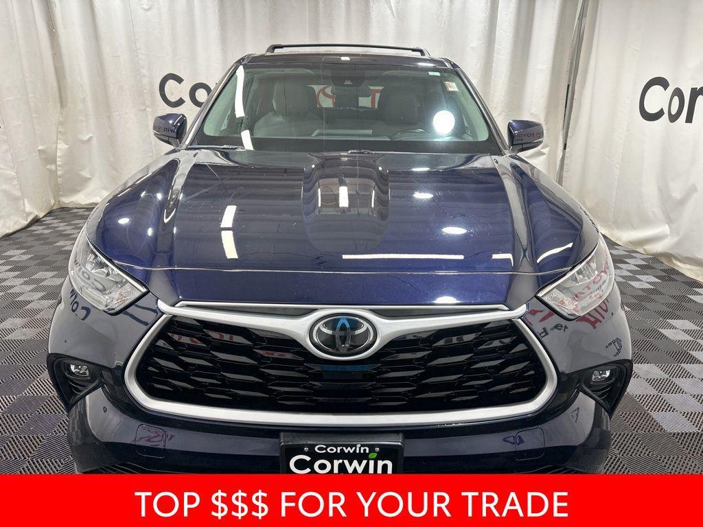 used 2020 Toyota Highlander car, priced at $28,000