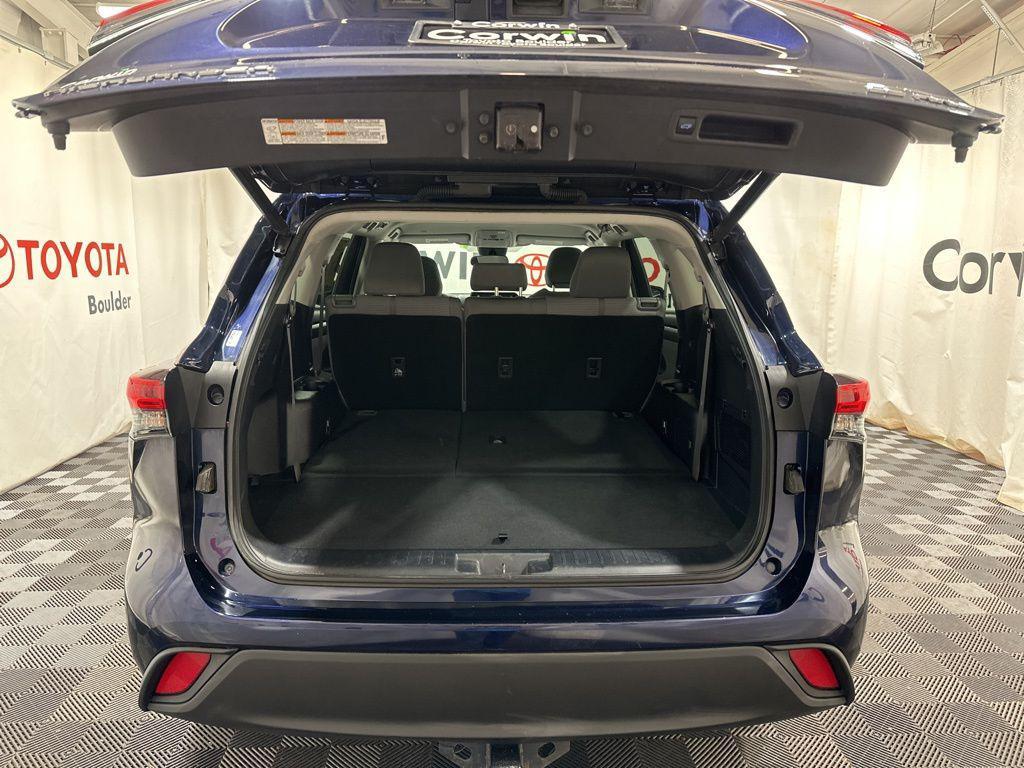 used 2020 Toyota Highlander car, priced at $28,000