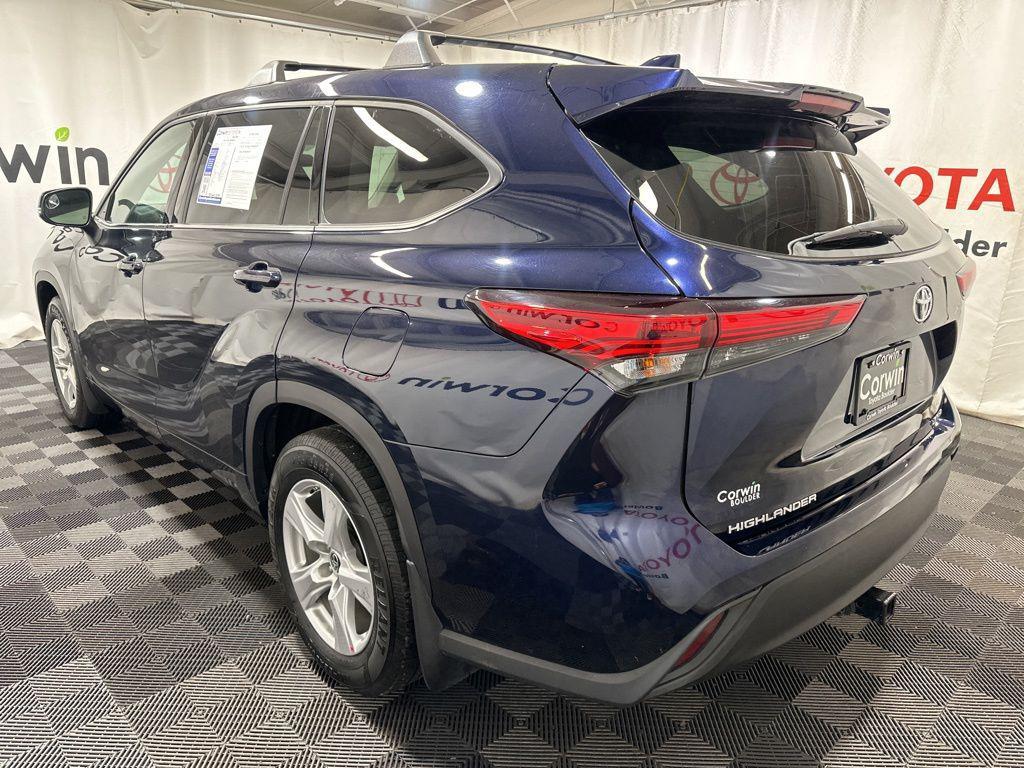 used 2020 Toyota Highlander car, priced at $28,000