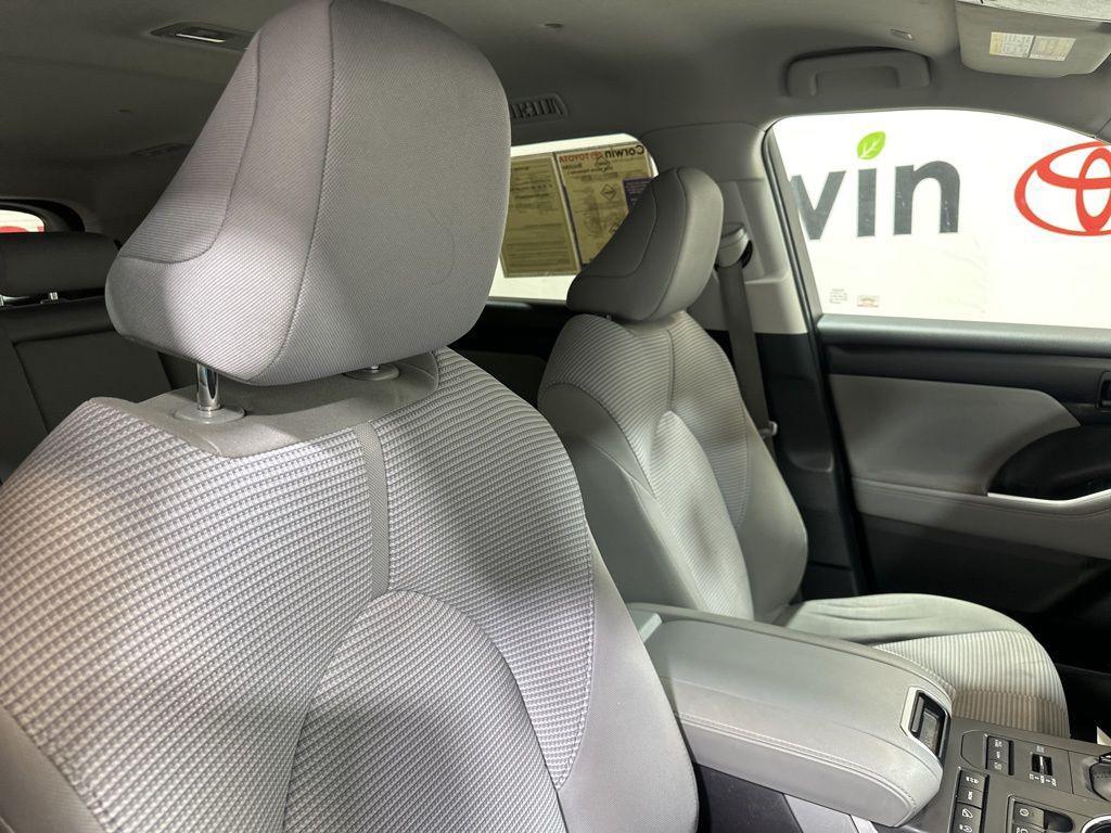 used 2020 Toyota Highlander car, priced at $28,000