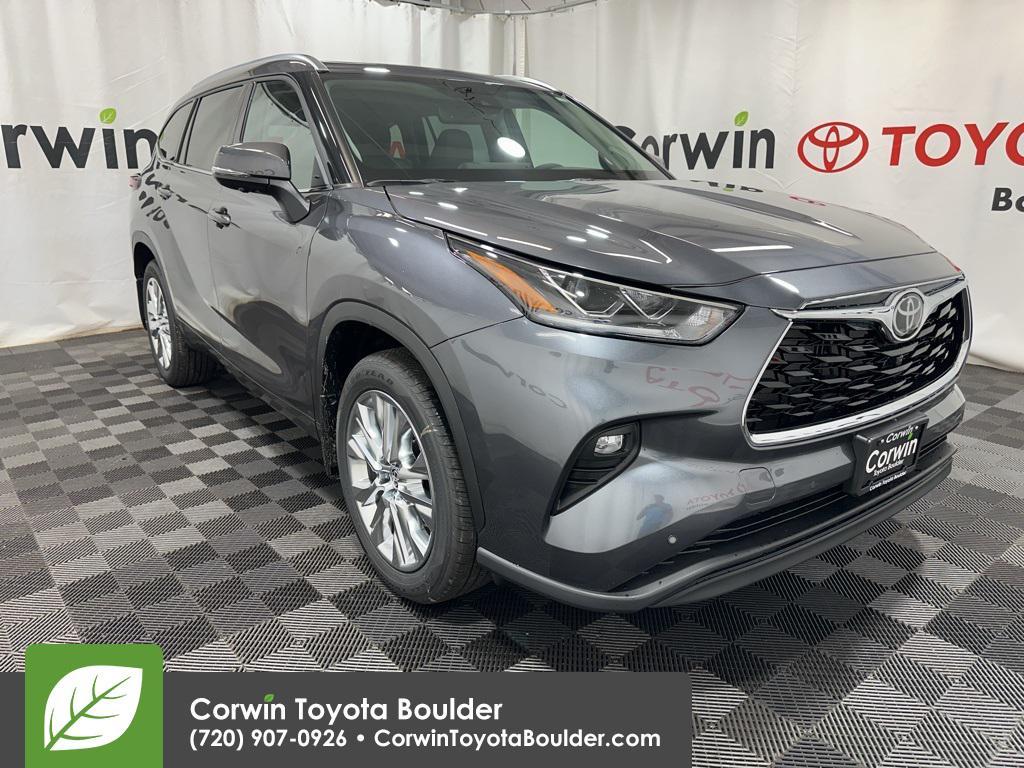 new 2025 Toyota Highlander car, priced at $52,248