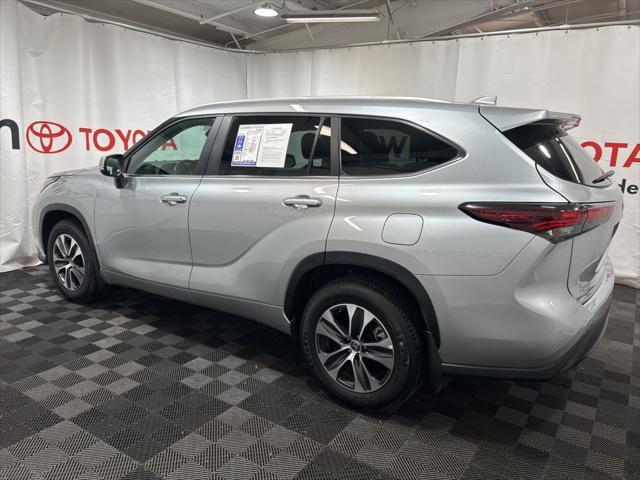 used 2024 Toyota Highlander car, priced at $37,900