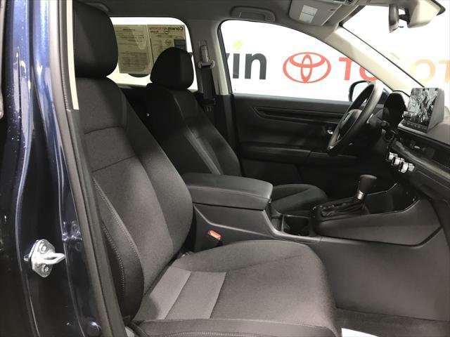 used 2025 Honda CR-V car, priced at $32,000