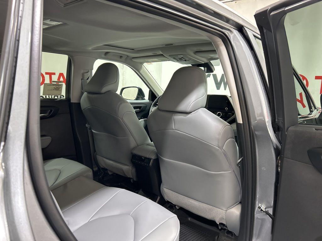 new 2026 Toyota Highlander car, priced at $49,122