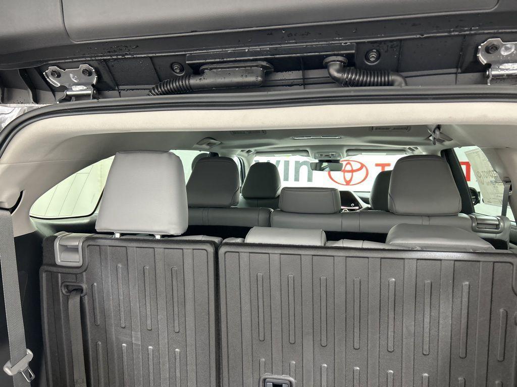 new 2026 Toyota Highlander car, priced at $49,122