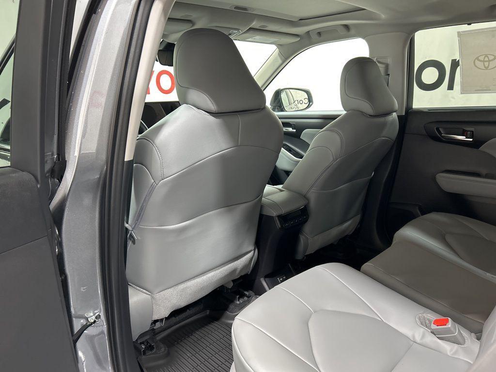 new 2026 Toyota Highlander car, priced at $49,122
