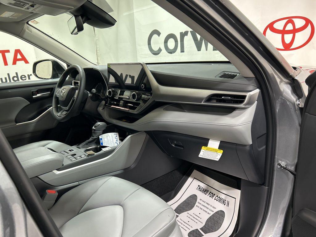 new 2026 Toyota Highlander car, priced at $49,122