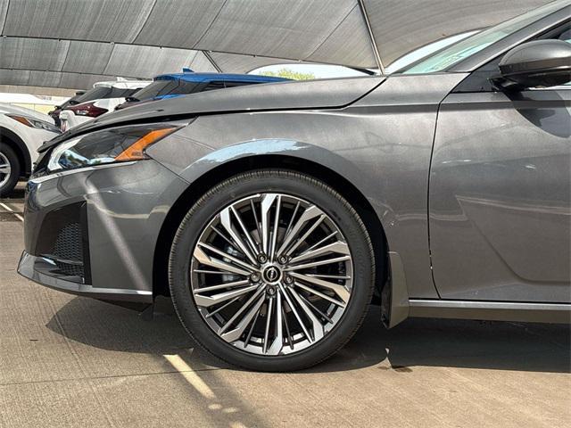 new 2025 Nissan Altima car, priced at $31,603