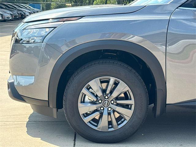 new 2025 Nissan Pathfinder car, priced at $33,657