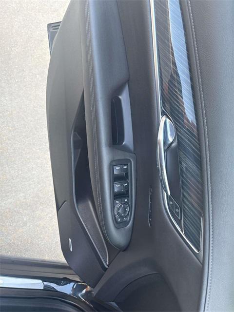 used 2022 Cadillac XT6 car, priced at $28,943