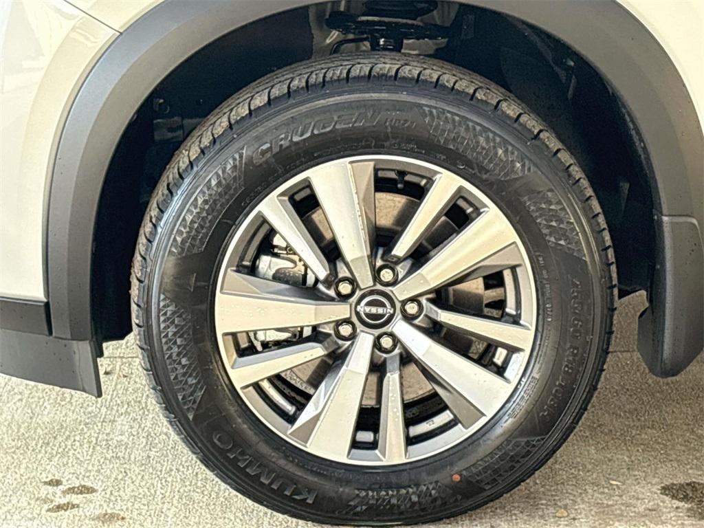 new 2025 Nissan Pathfinder car, priced at $32,423