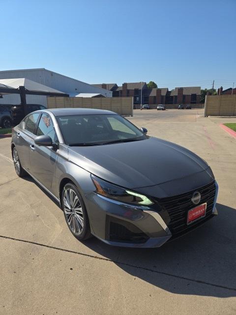 new 2025 Nissan Altima car, priced at $30,454