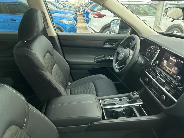 new 2025 Nissan Pathfinder car, priced at $34,905
