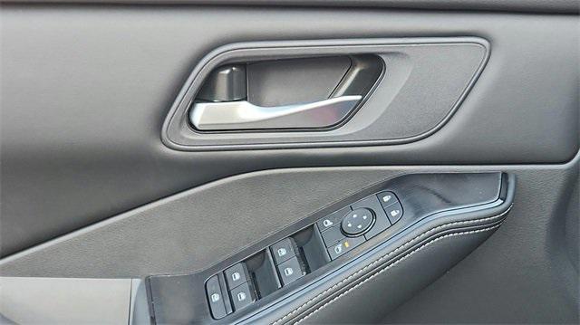 new 2025 Nissan Rogue car, priced at $31,582