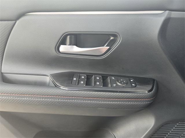 new 2025 Nissan Kicks car, priced at $27,163