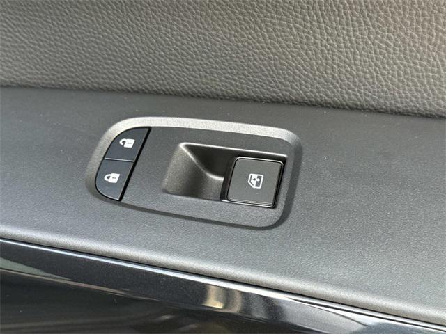 new 2025 Nissan Pathfinder car, priced at $33,657
