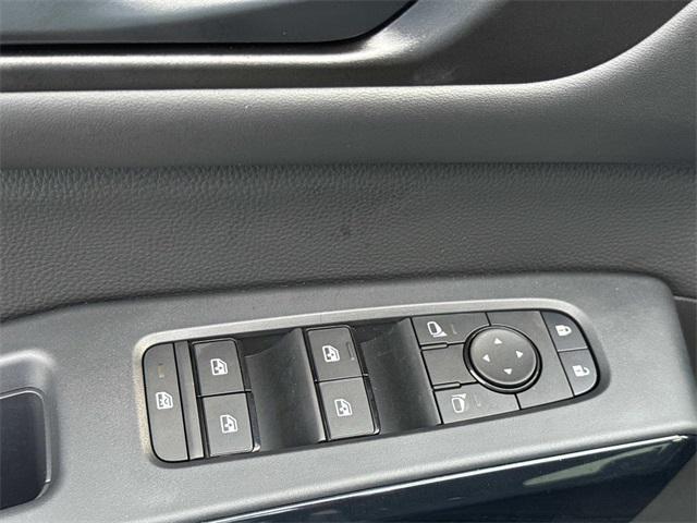 new 2025 Nissan Pathfinder car, priced at $33,657