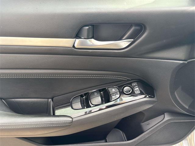 used 2020 Nissan Altima car, priced at $17,912