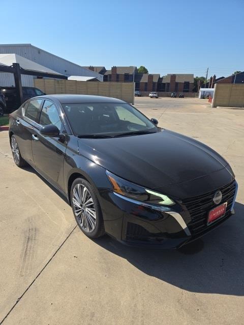 new 2025 Nissan Altima car, priced at $28,558