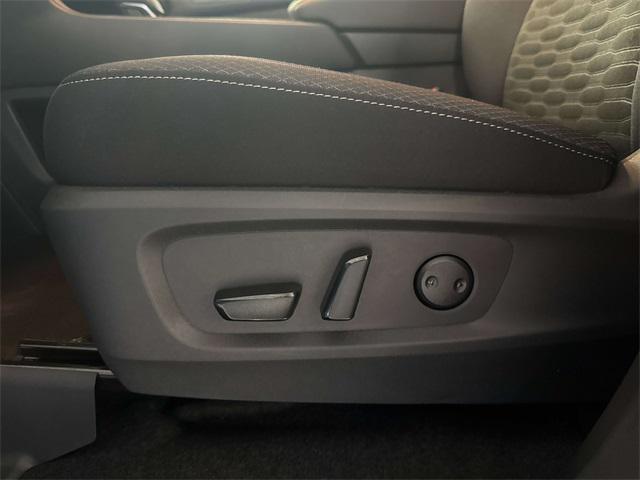 new 2025 Nissan Pathfinder car, priced at $33,657