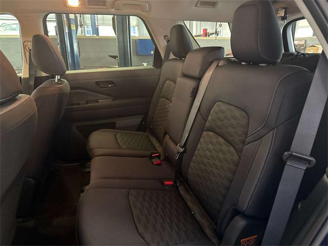 new 2025 Nissan Pathfinder car, priced at $33,657