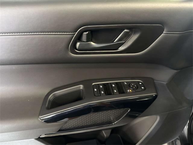 new 2025 Nissan Pathfinder car, priced at $31,556