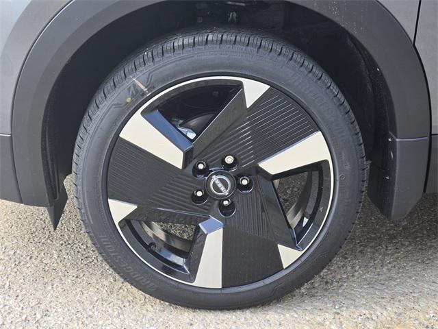 new 2025 Nissan Kicks car, priced at $26,630