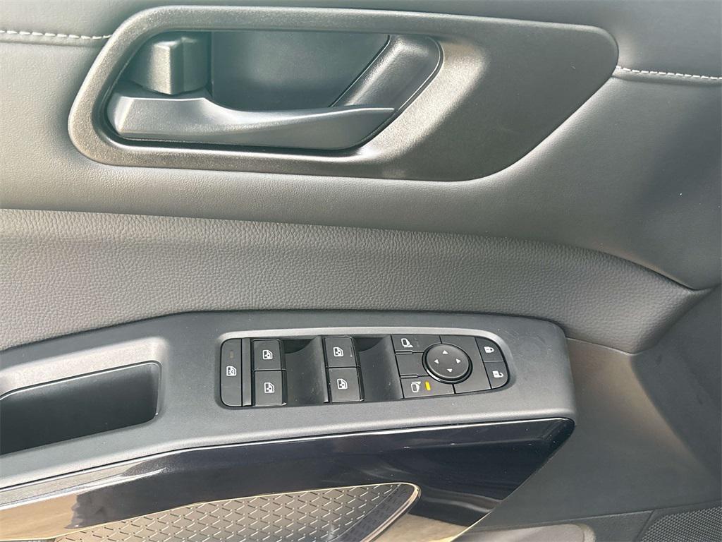 new 2025 Nissan Pathfinder car, priced at $29,414