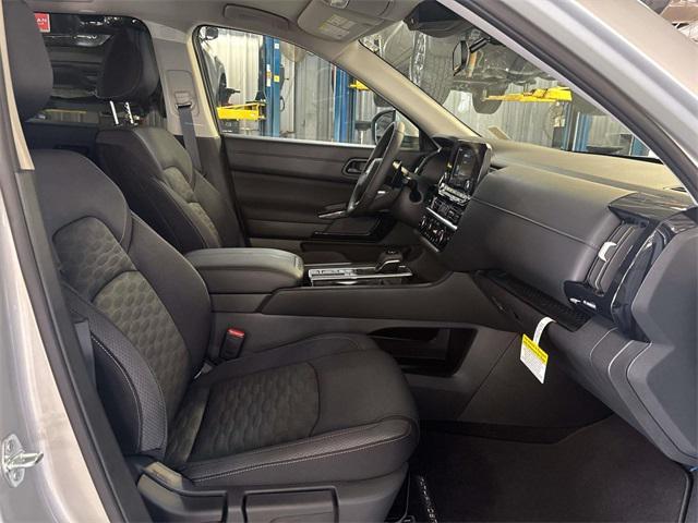 new 2025 Nissan Pathfinder car, priced at $31,584