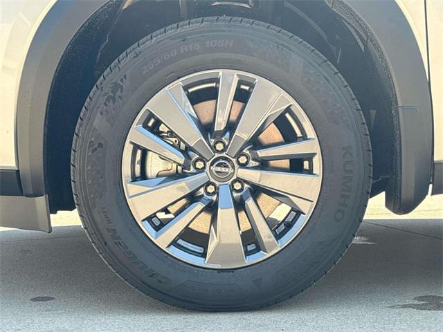 new 2025 Nissan Pathfinder car, priced at $31,584