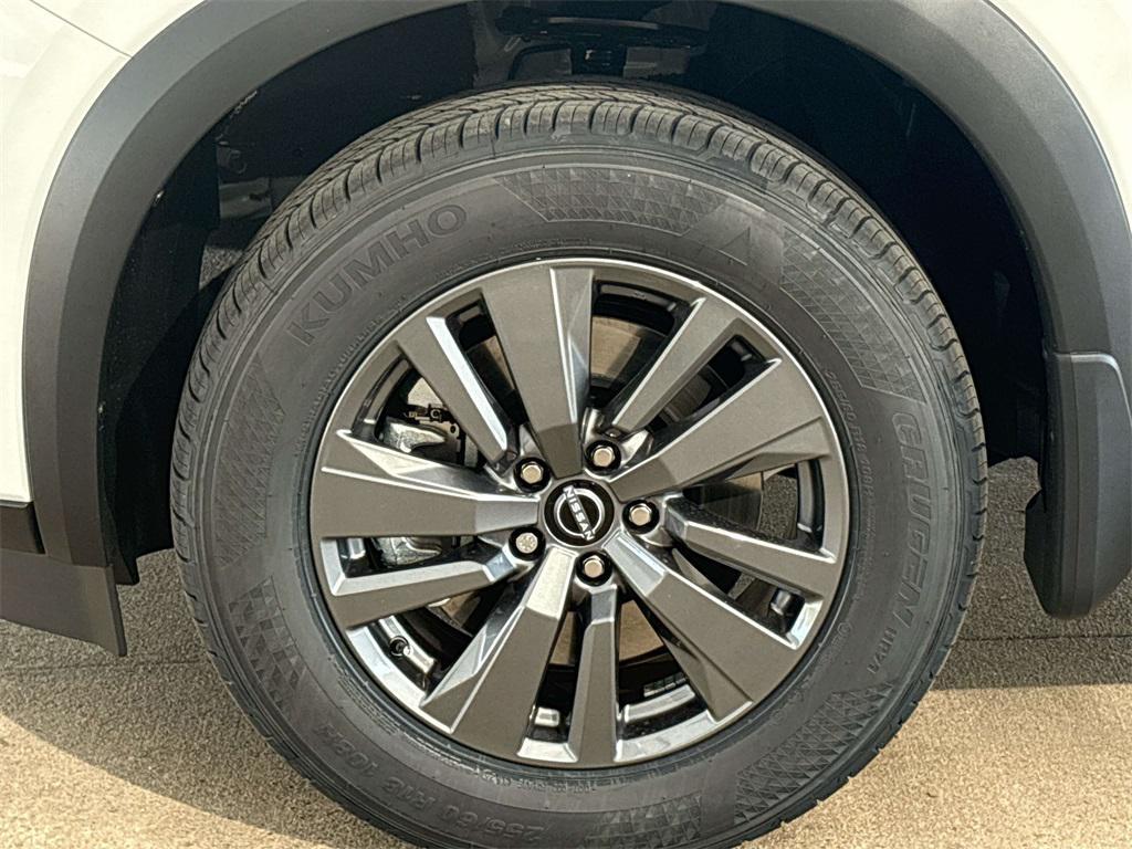 new 2025 Nissan Pathfinder car, priced at $37,361