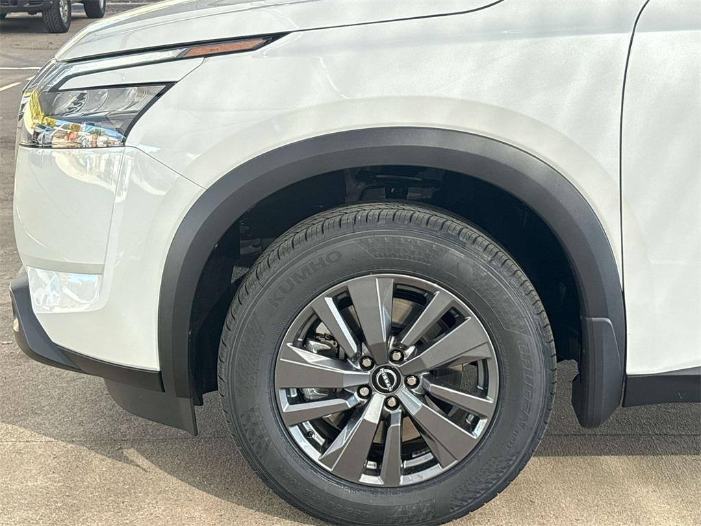 new 2025 Nissan Pathfinder car, priced at $37,361