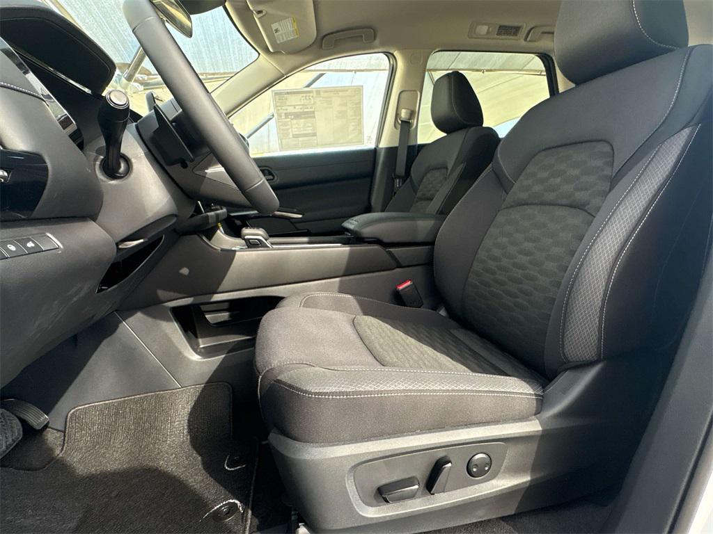 new 2025 Nissan Pathfinder car, priced at $37,361
