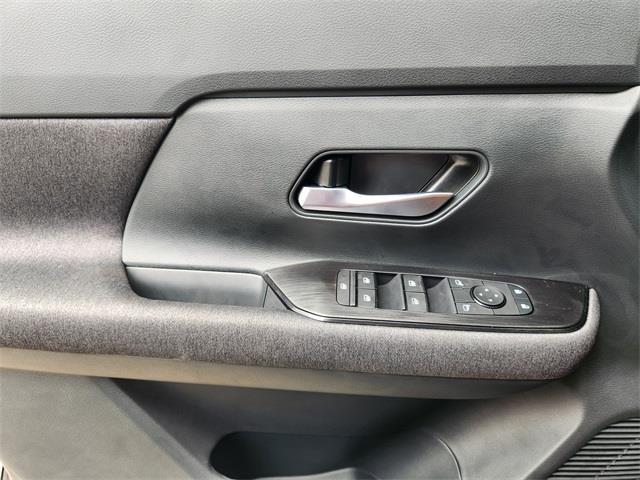 new 2025 Nissan Kicks car, priced at $24,060