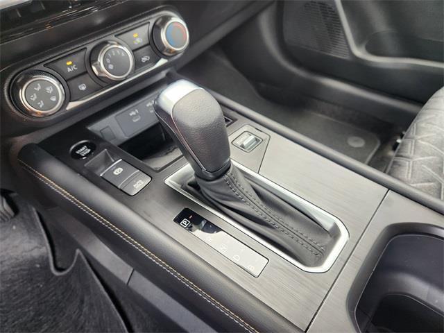 new 2025 Nissan Kicks car, priced at $24,060