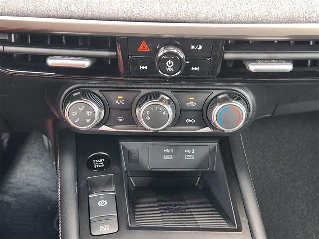new 2025 Nissan Kicks car, priced at $24,060