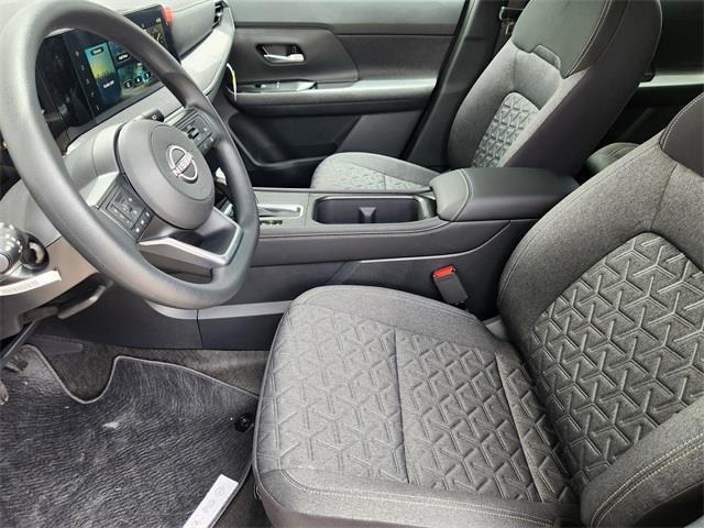 new 2025 Nissan Kicks car, priced at $24,060