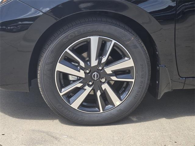 new 2025 Nissan Versa car, priced at $16,002