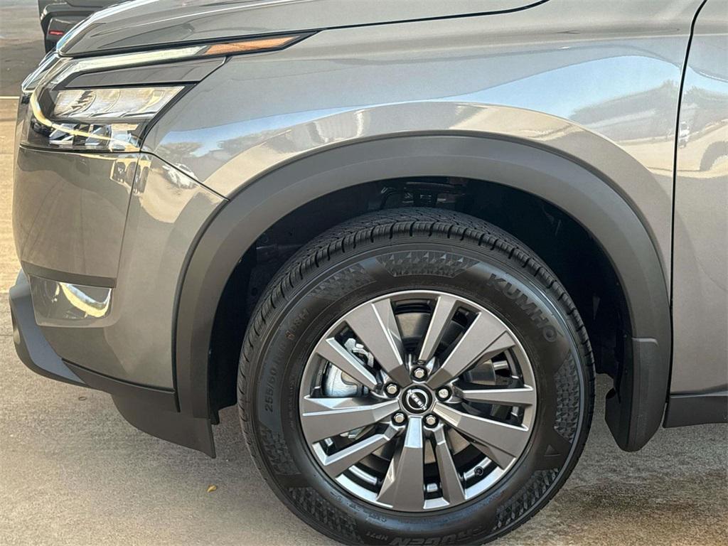 new 2025 Nissan Pathfinder car, priced at $29,732