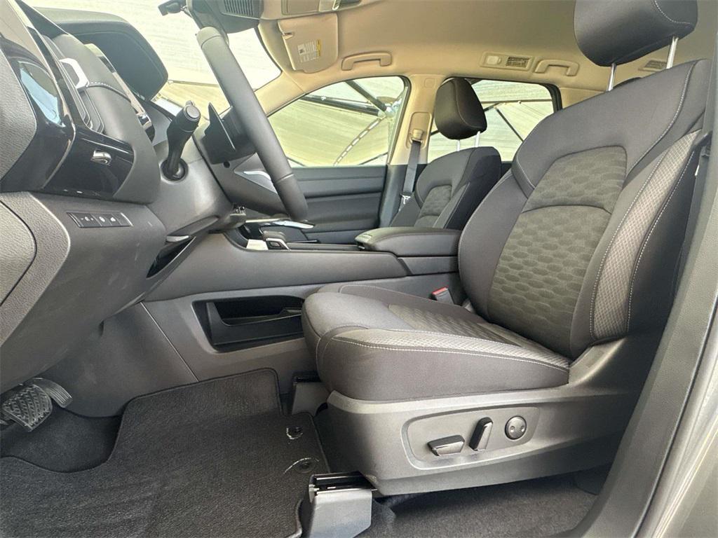 new 2025 Nissan Pathfinder car, priced at $29,732