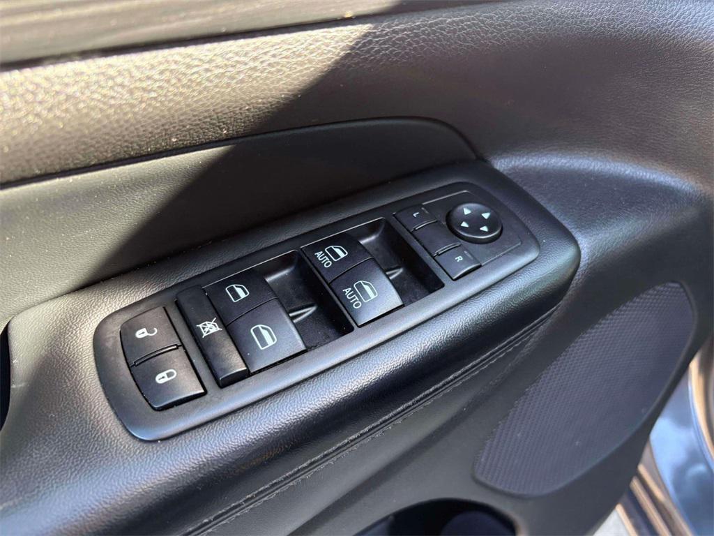 used 2020 Jeep Grand Cherokee car, priced at $16,466