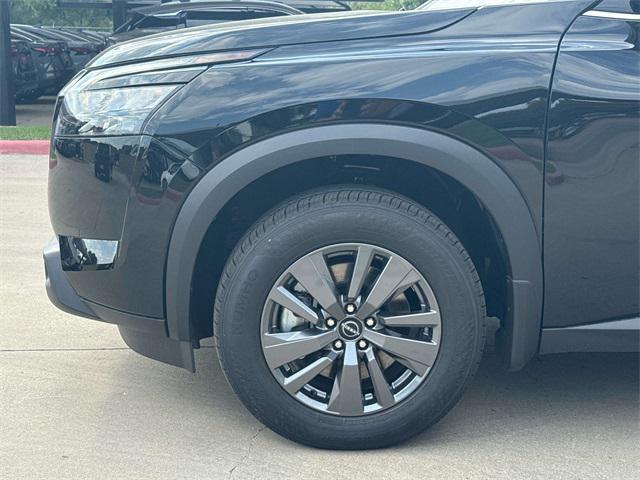 new 2025 Nissan Pathfinder car, priced at $33,332